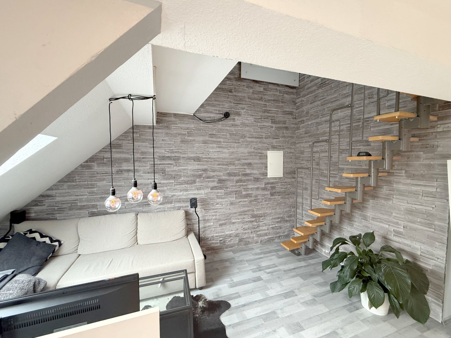 Ansicht 10 von: Im Herzen von Neuss: Zentrales und modernes Apartment im DG mit Klimaanlage und Tageslichtbad